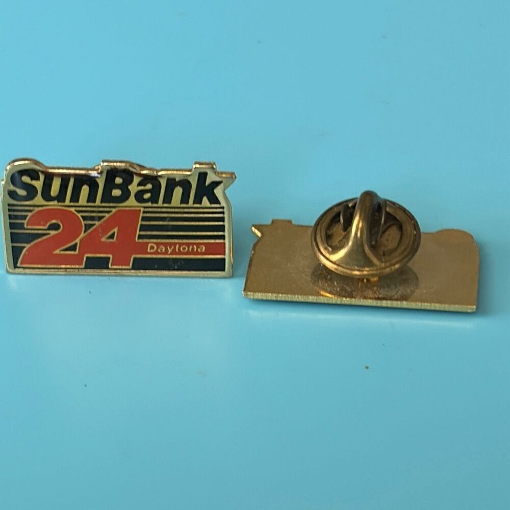 Sunbank 24 Daytona NASCAR vintage pin 1980s race
